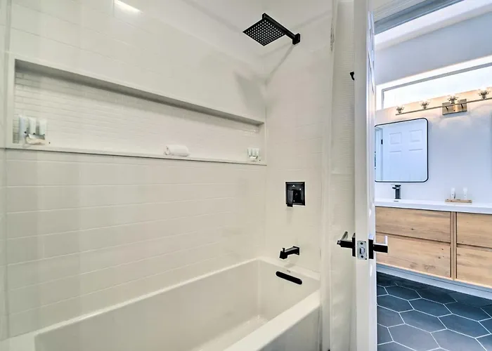 Spa, Putting Green! Family Haven In * Fountain Hills